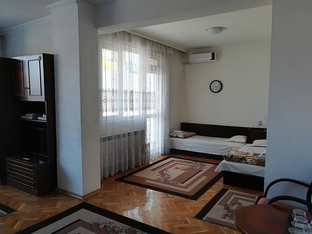 Гостевой дом Family Hotel May Петрич-5